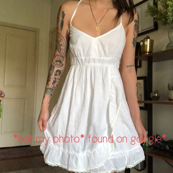 Light and flowy O’Neill summer dress - Picture 2 of 2